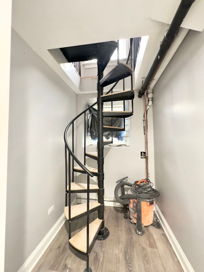 Foto del edificio - 1251 W Rosemont Ave