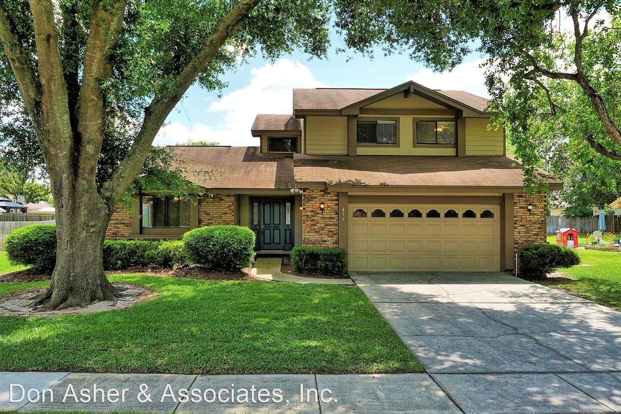 Primary Photo - 4 br, 3 bath House - 817 Swaying Palm Dr