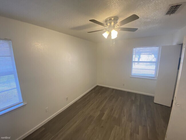 Building Photo - 4 br, 2 bath House - 2303 Athens St