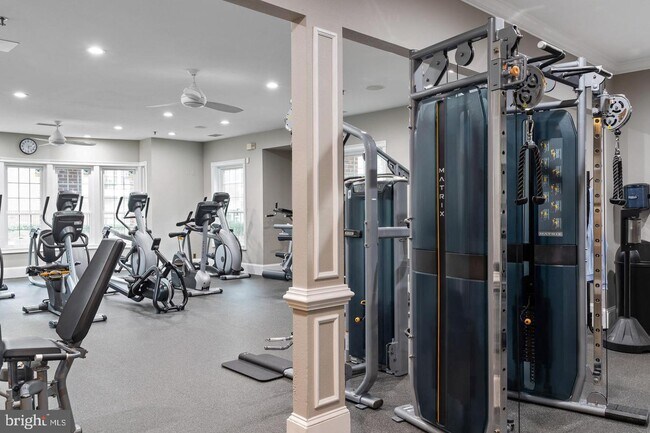 Foto del edificio - 1600 Spring Gate Dr.