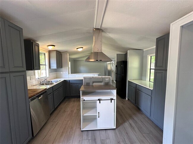 Building Photo - 5120 S Barker Point