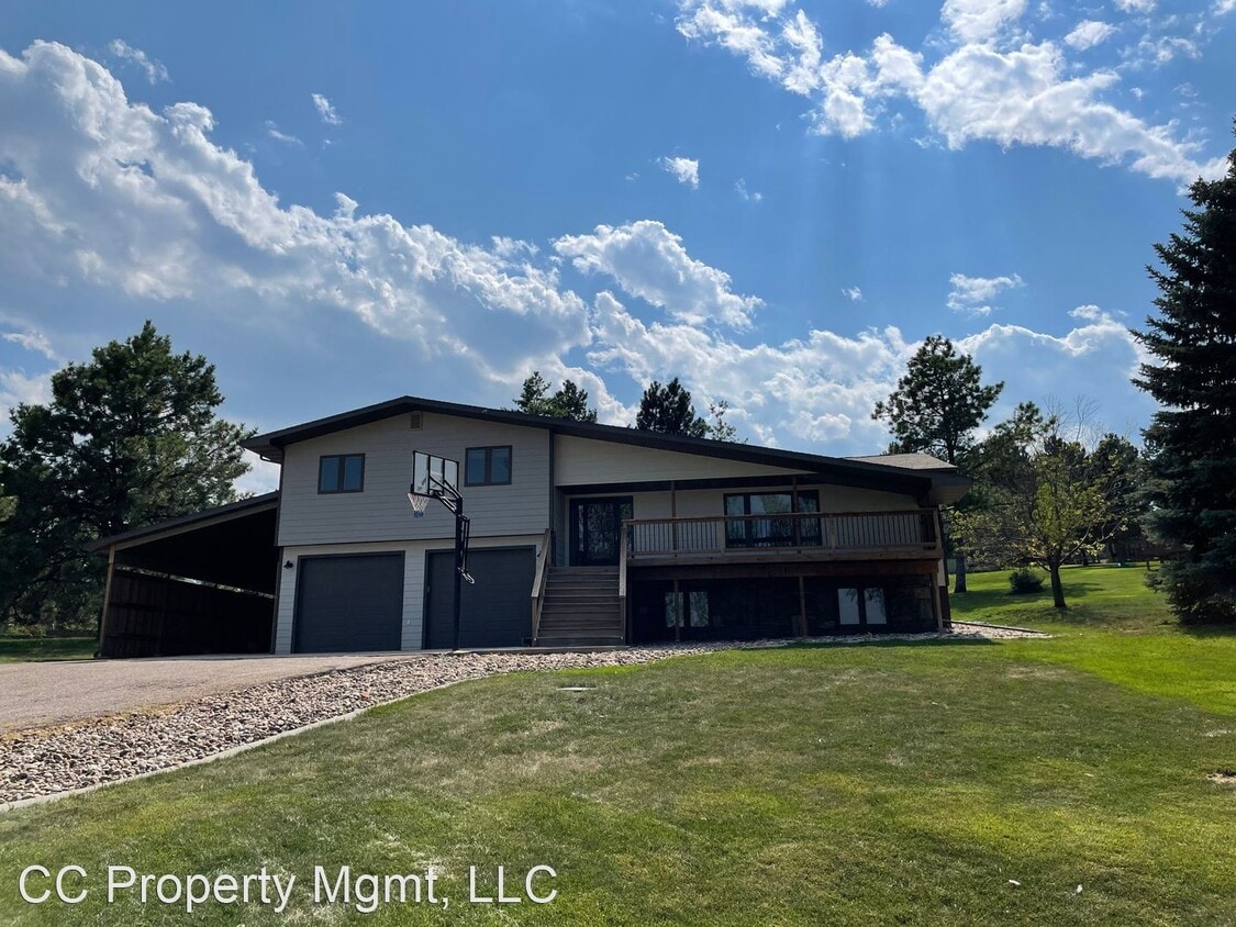 3 br, 3 bath House 4877 Cliff Dr House Rental in Rapid City, SD