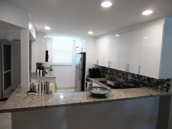 Foto del edificio - 5300 NE 24th Ter
