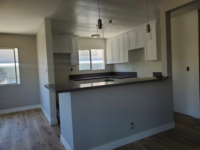 new breakfast bar - 960 S Catalina St