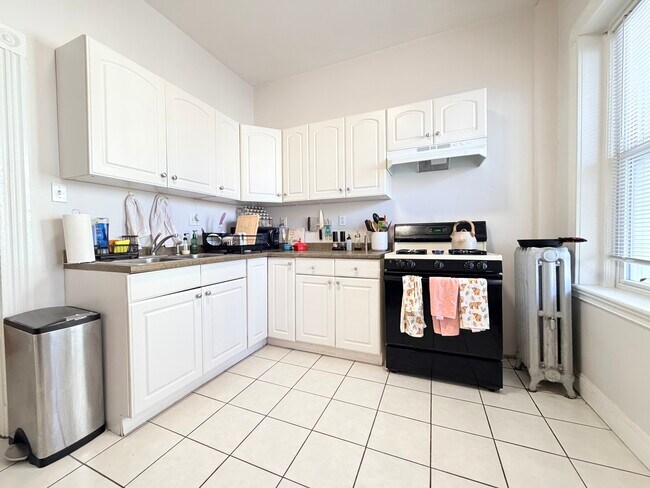 Building Photo - 117 Glenville Ave