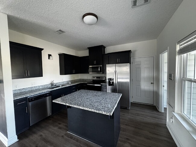 Foto del edificio - Home for Rent