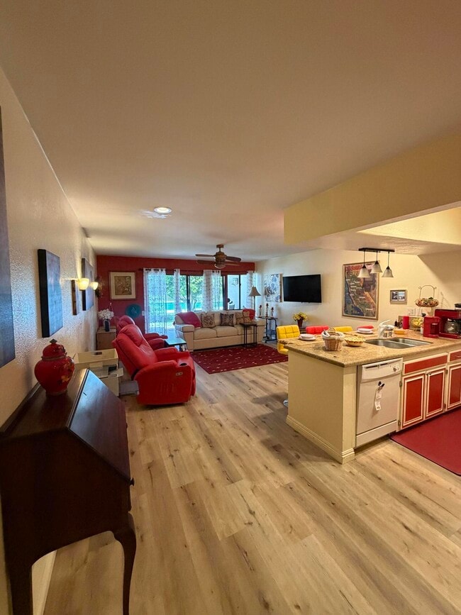 Building Photo - 1655 E Palm Canyon Dr