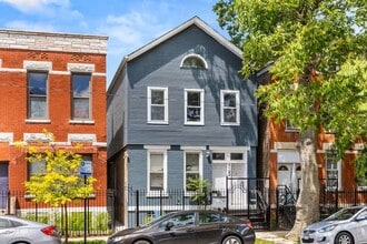 Building Photo - 2122 W Huron St