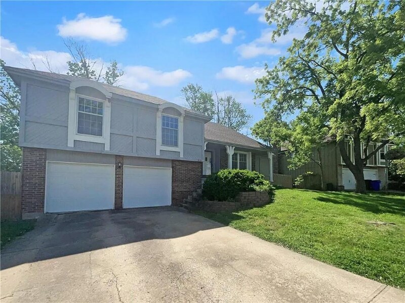 Foto principal - 2127 E 154th St