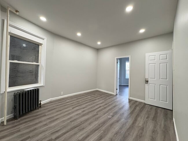 Foto del edificio - 122 Bergen Ave