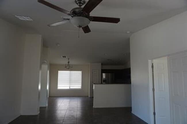 Building Photo - 4137 E Shadow Branch Dr
