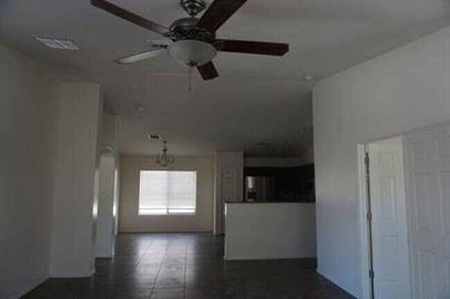 Foto del edificio - 4137 E Shadow Branch Dr