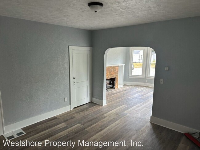 Building Photo - 3 br, 1 bath House - 22 E Isabella Ave