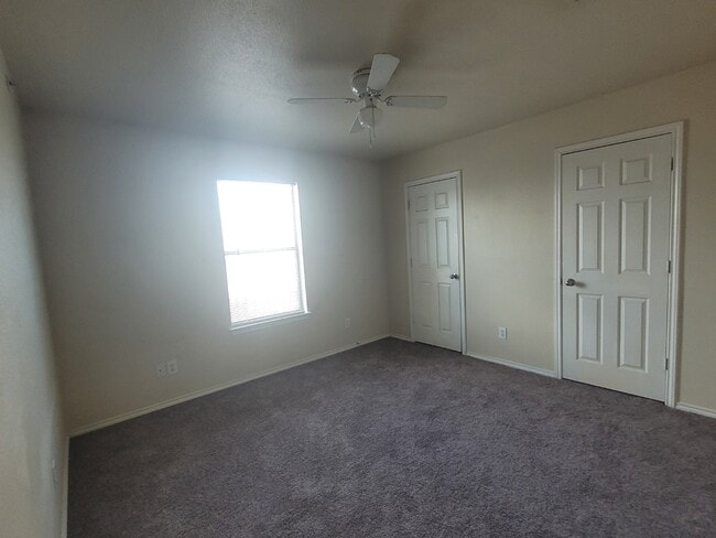 Building Photo - 10806 Mathom Landing