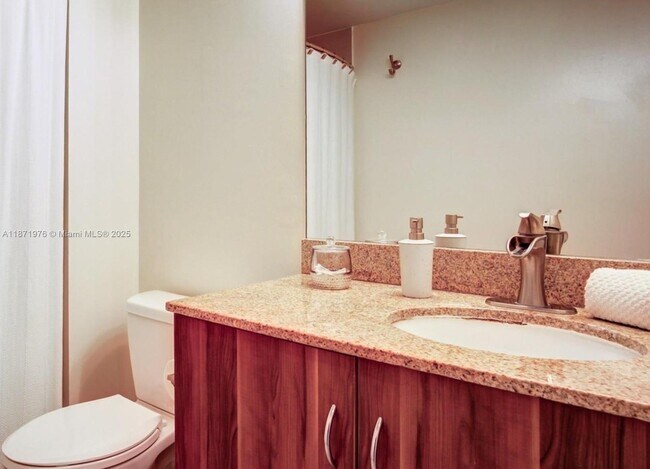 Foto del edificio - 601 NE 23rd St