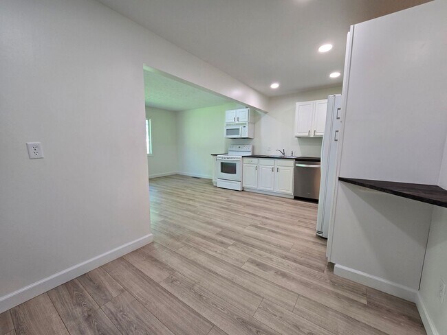 Foto del edificio - Updated 3 Bedroom Home in Downs