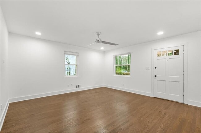 Building Photo - 1949 Handley Ave SW