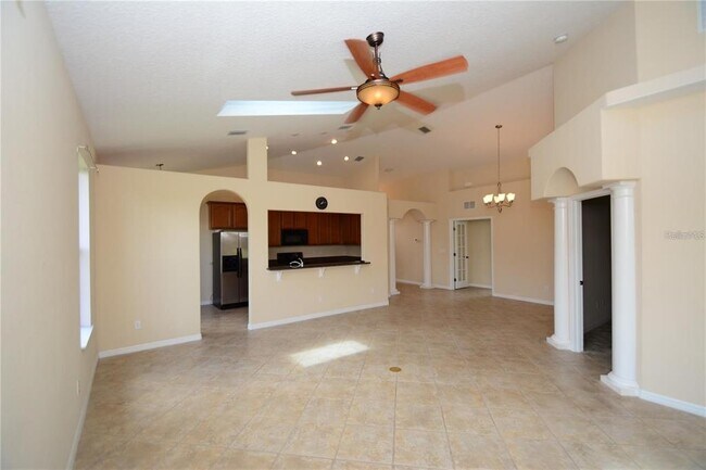 Building Photo - 40 Arrowhead Dr