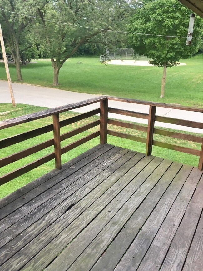 Foto del edificio - 3 Bedroom, 2 Bath Duplex in North Side Iowa City