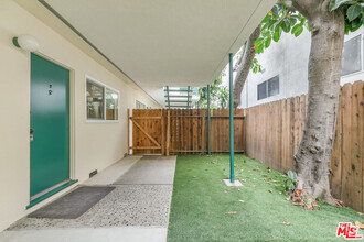 Building Photo - 1333 Barry Ave