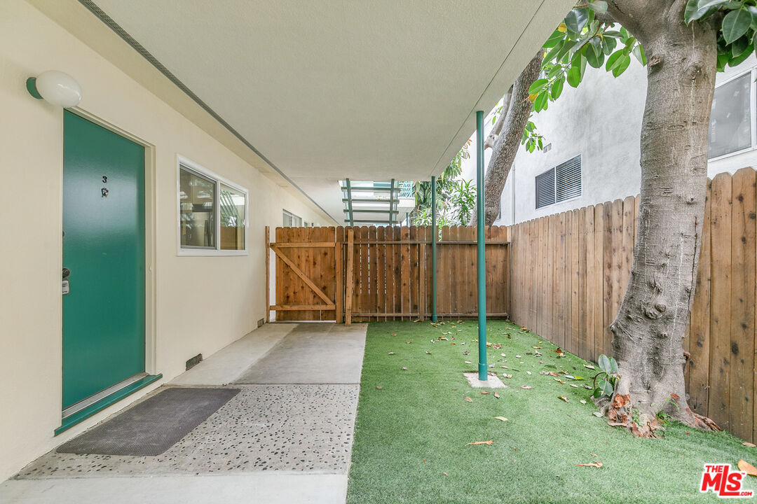 Foto principal - 1333 Barry Ave