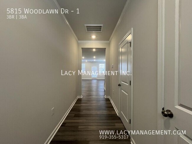 Building Photo - 5815 Woodlawn Dr