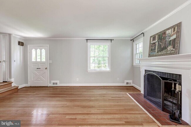 Foto del edificio - 4811 Drummond Ave