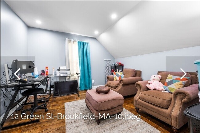 Building Photo - 12 Green Street