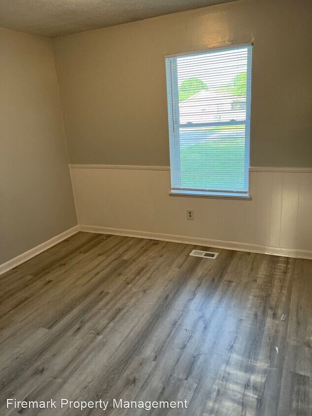 Building Photo - 2 br, 1 bath House - 103 Hubert Drive