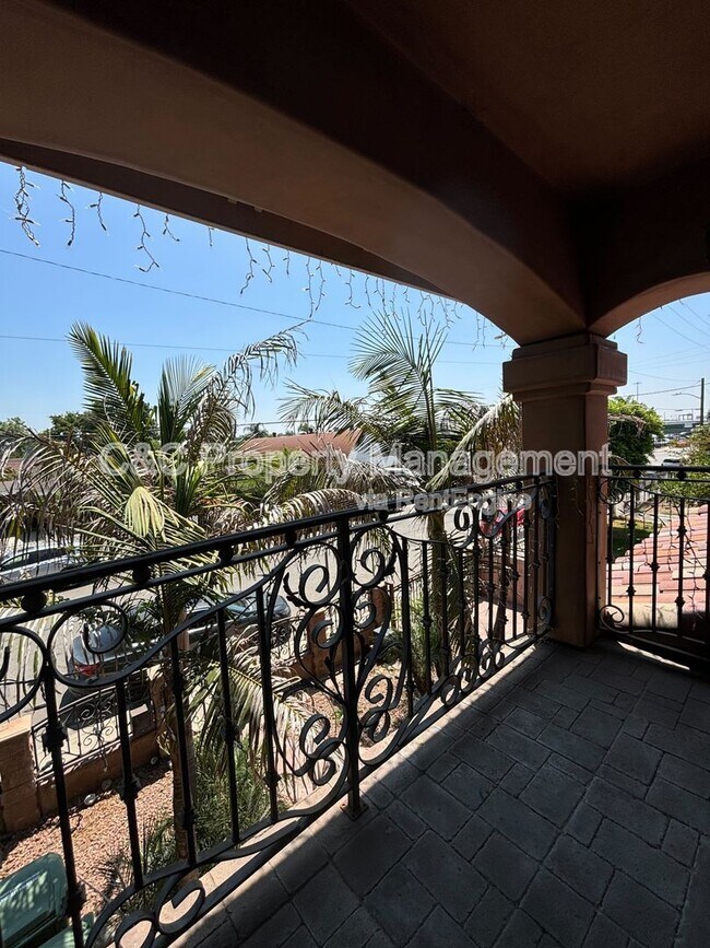 Foto del edificio - 1445 S Sunol Dr