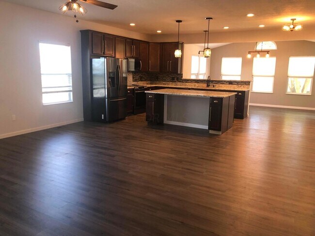 Building Photo - 1417 Hoovler Way