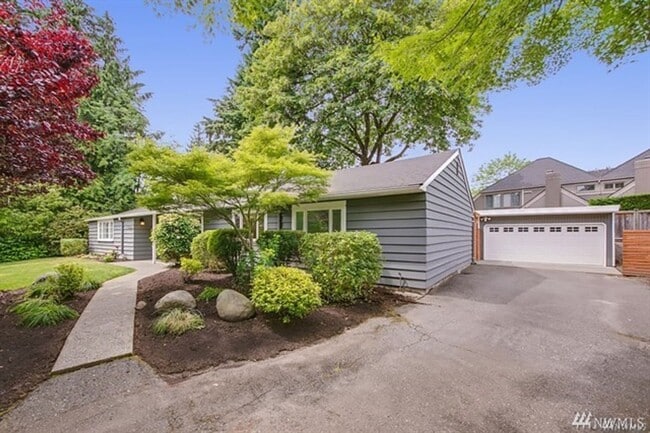 Photo - 10424 NE 17th Street House