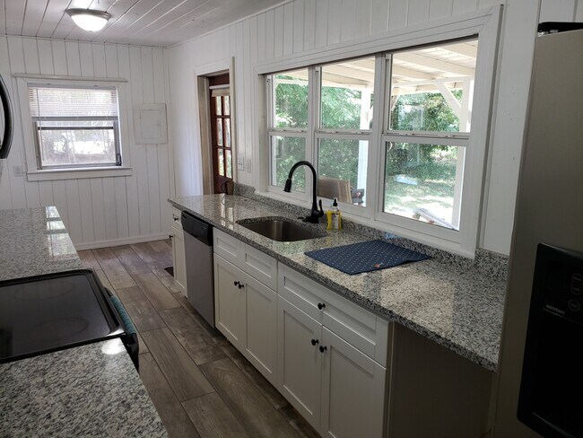 Foto del edificio - 712 N Warfield Ave