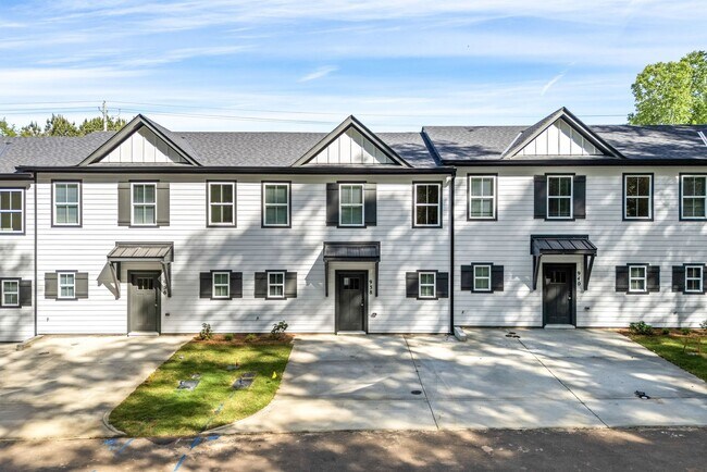 Building Photo - 1ST MONTH FREE!!