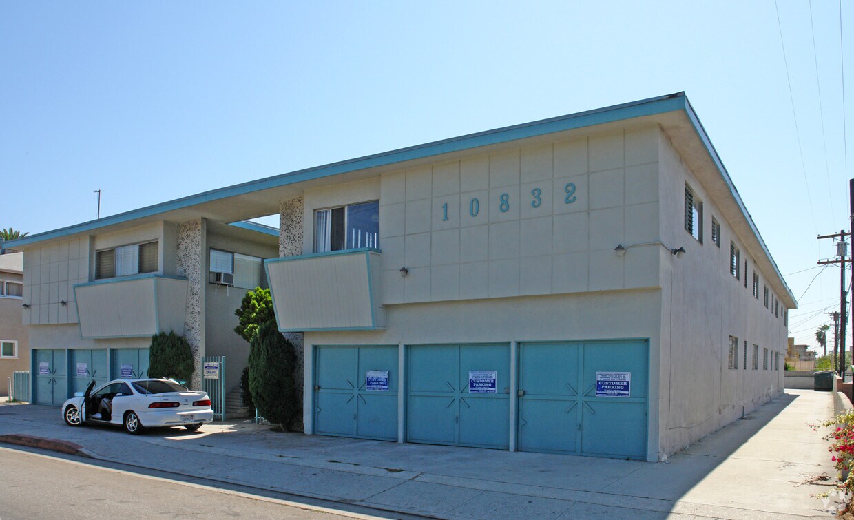 Primary Photo - 10832 Charnock Rd