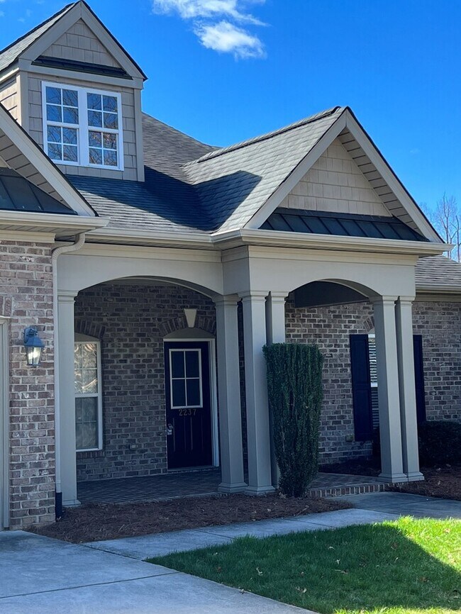 Foto del edificio - 2237 Glenkirk Drive - Contact Todd at 336-...