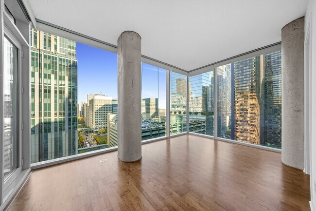 Foto del edificio - 600 N Fairbanks Ct