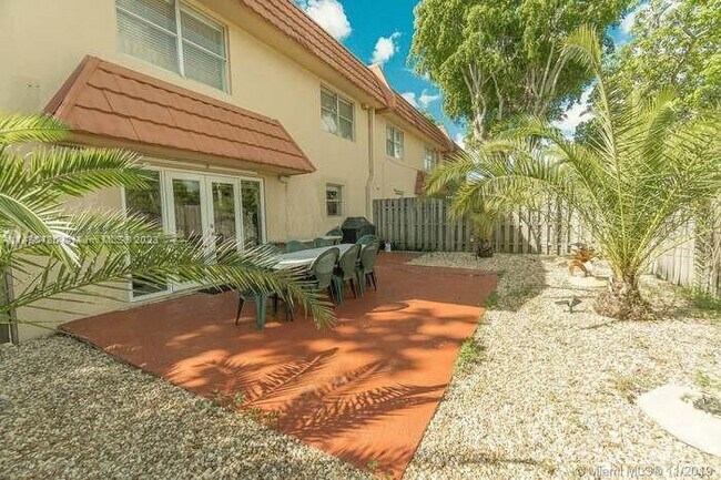 Foto del edificio - 7000 NW 169th St