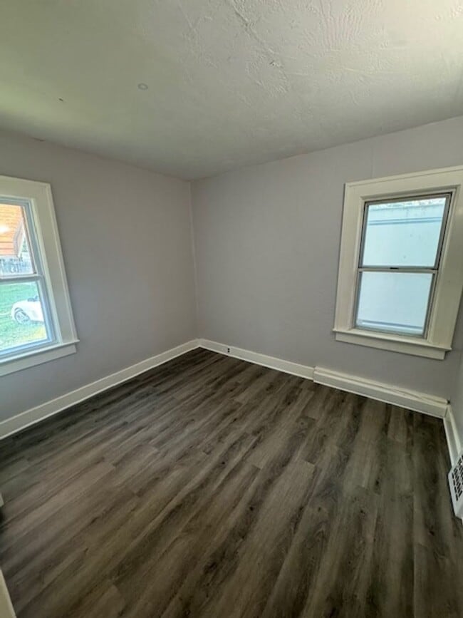 Building Photo - 2203 Rehm Dr