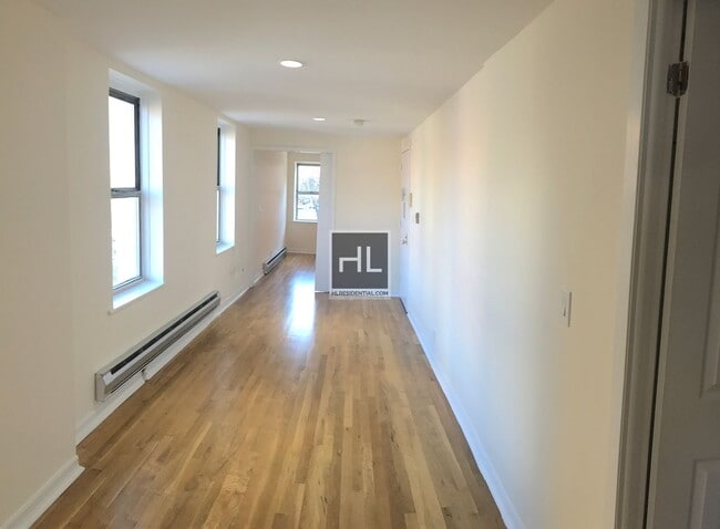 Foto del edificio - WEST BROADWAY