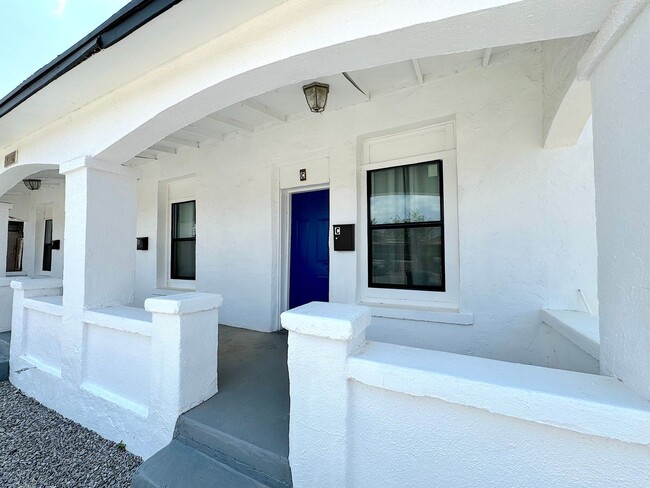 Foto del edificio - 3906 Tularosa Ave