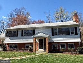 Building Photo - 1708 Monza Rd