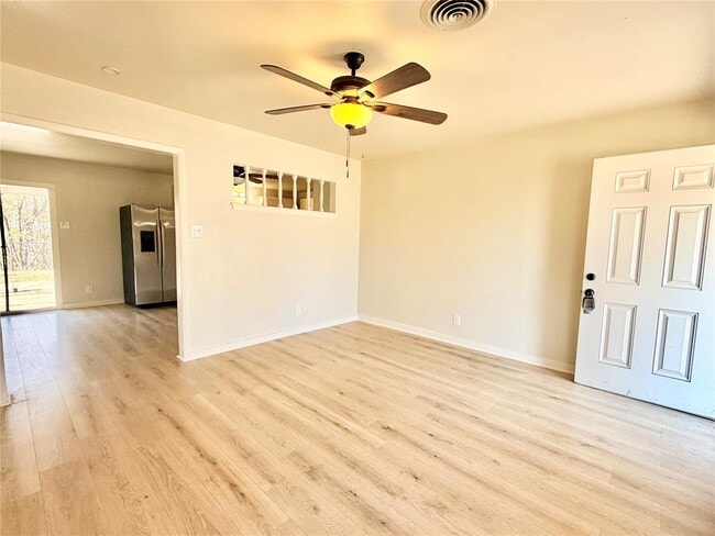 Foto del edificio - 5330 Wellington Dr