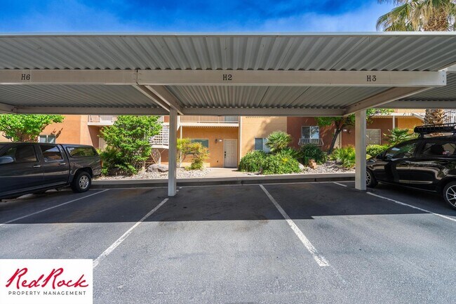 Foto del edificio - Top-Floor 3 Bed, 2 Bath Apartment Near Gre...