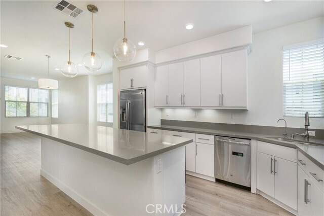 Building Photo - 148 Acamar