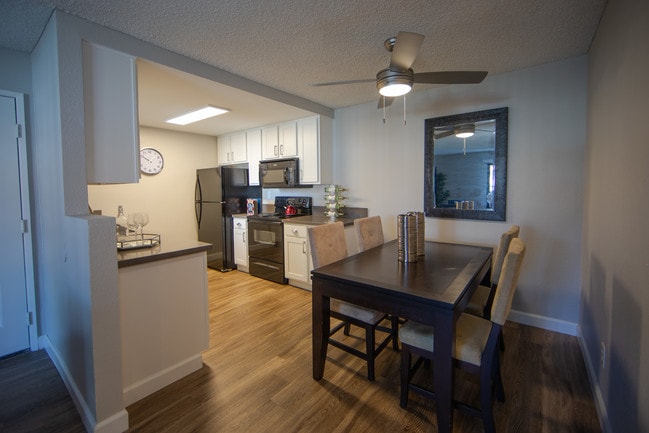 Building Photo - Barham Villas