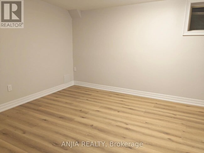 Building Photo - 5 Janna Ct