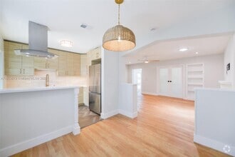 Building Photo - 810 81st St