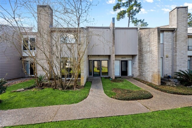 Foto del edificio - 2113 Lake Village Dr