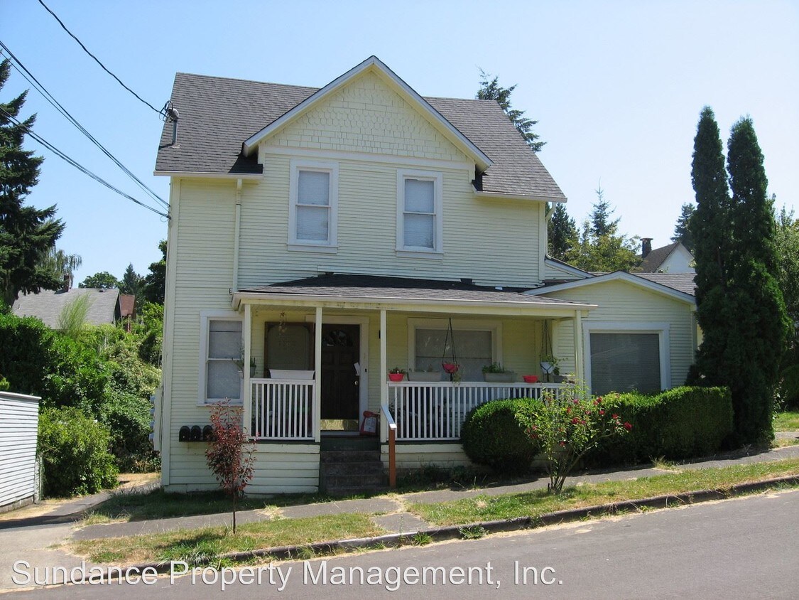 Building Photo - 1108 John Adams St
